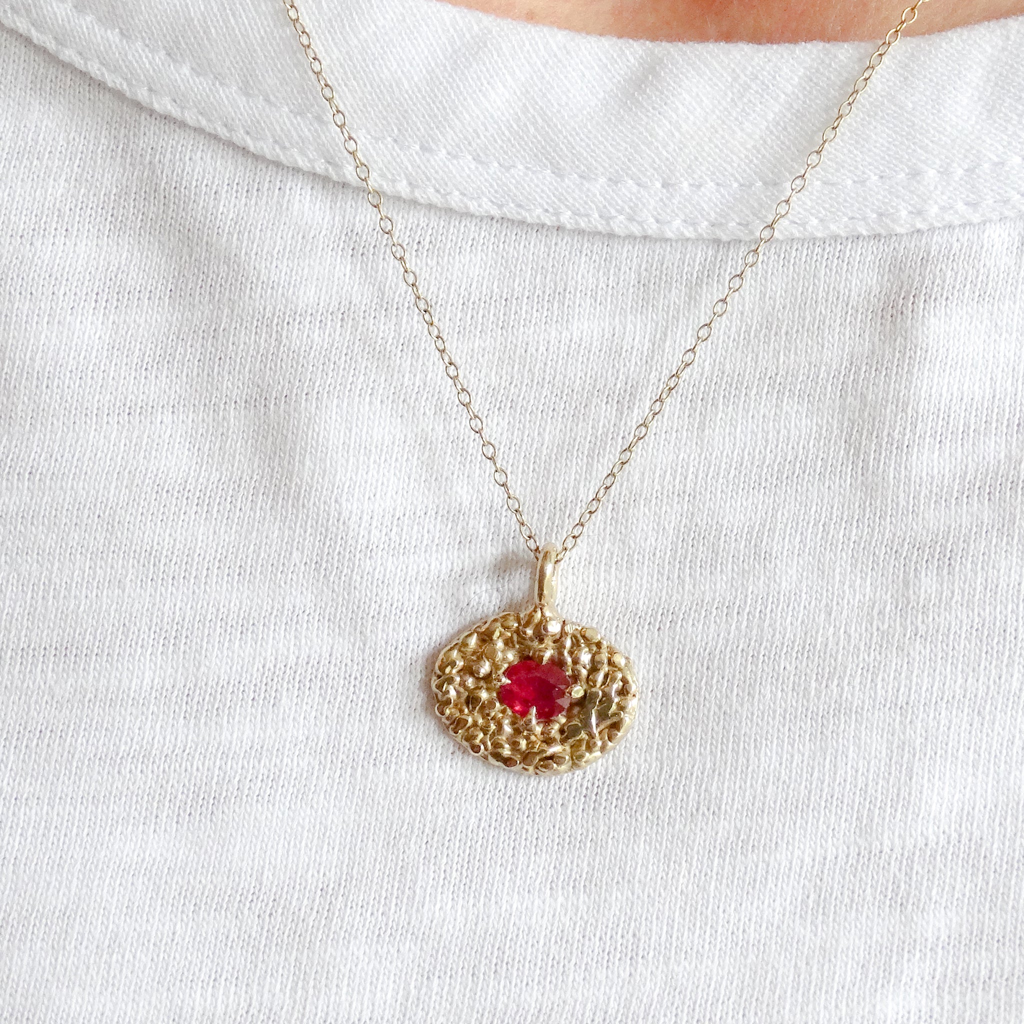 Berries Pendant in 9ct Solid Gold with a Ruby